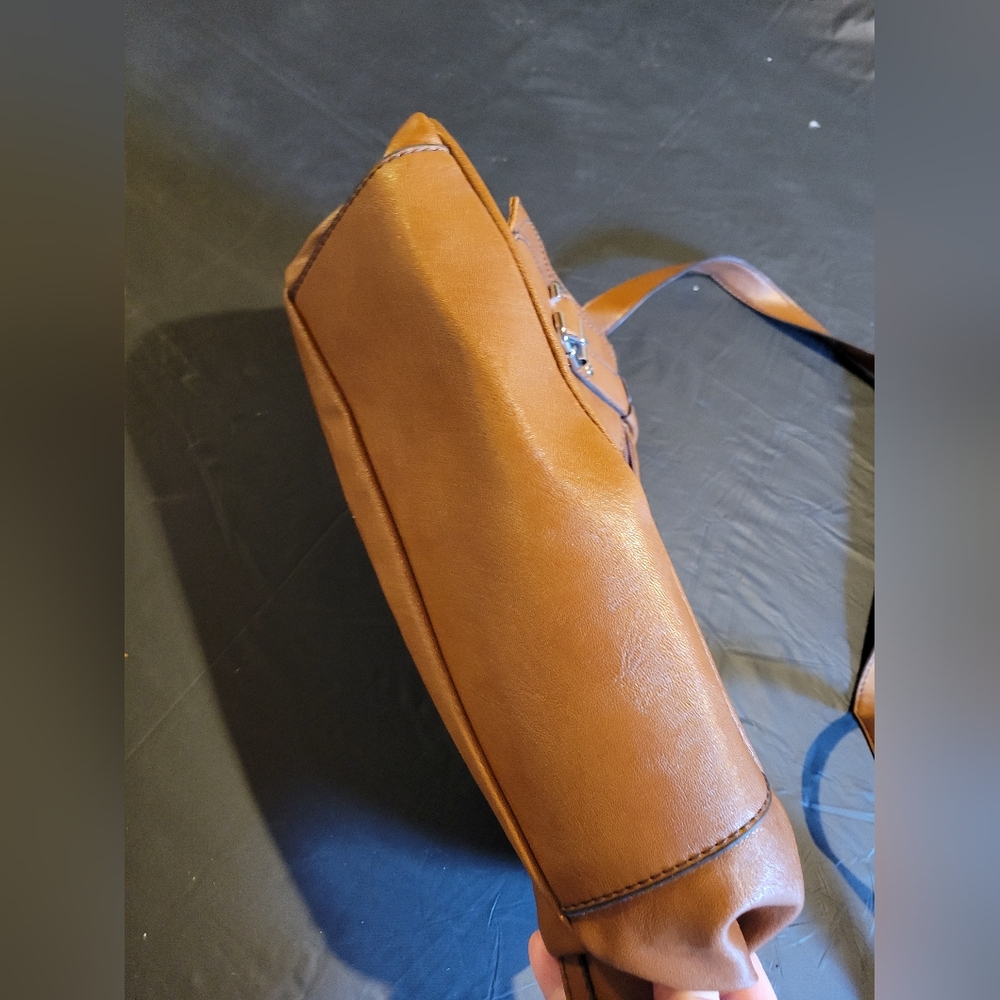 Relic Collection Brown Messenger Type Bag, Like New - Picture 14 of 14